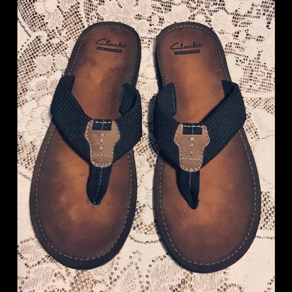 clarks flip flops mens black